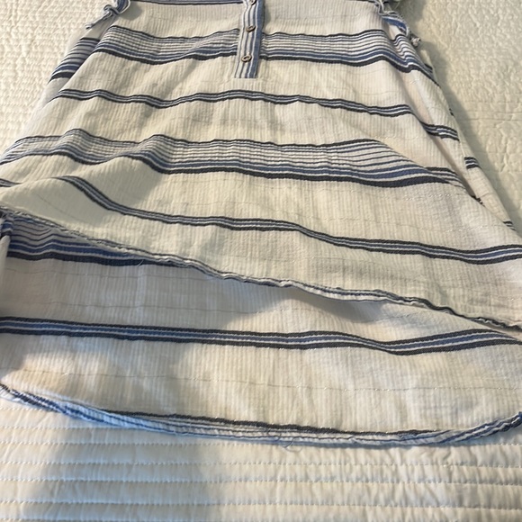 Democracy women size small sleeveless top with long back side. White-blue strips - Picture 5 of 5